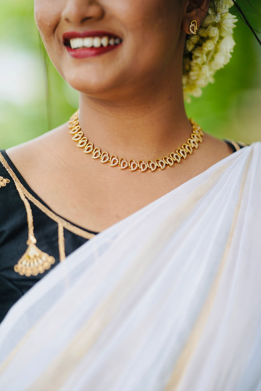 PREMIUM Heart-pattern stone work choker set