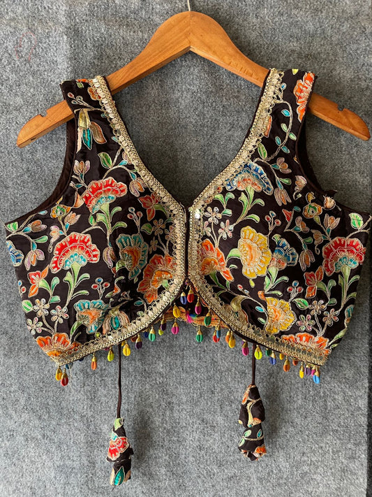 Crepe silk Stitch type : Full stitched Work